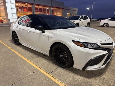 Used 2022 Toyota Camry XSE image 12