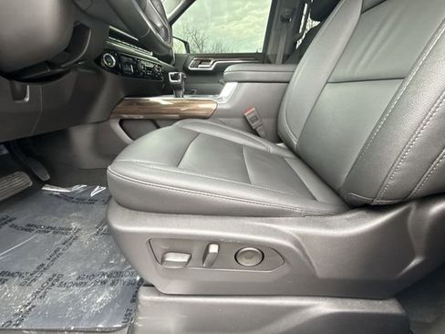 Used 2025 Chevrolet Silverado 1500 LT Trail Boss w/ Convenience Package II image 12