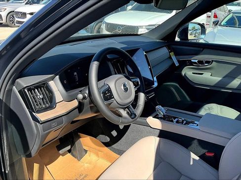 New 2026 Volvo XC90 B6 Plus w/ Protection Package Premier image 20