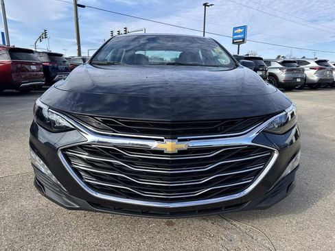 Used 2023 Chevrolet Malibu LT image 2