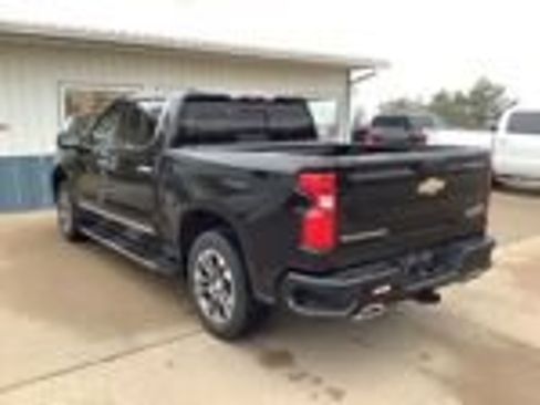 Used 2023 Chevrolet Silverado 1500 High Country w/ Technology Package AWD/4WD image 5