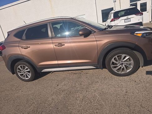 Used 2017 Hyundai Tucson SE image 3