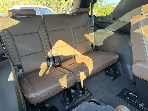 Used 2024 Chevrolet Tahoe High Country image 34