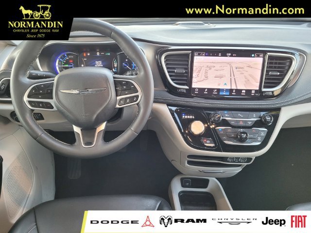 Used 2024 Chrysler Pacifica Limited FWD image 7