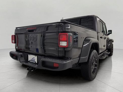 Used 2023 Jeep Gladiator Sport AWD/4WD image 18