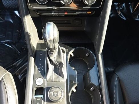 Used 2023 Volkswagen Atlas SEL image 19