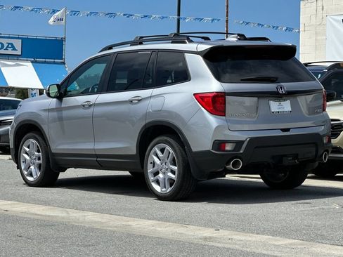 Used 2025 Honda Passport EX-L image 5