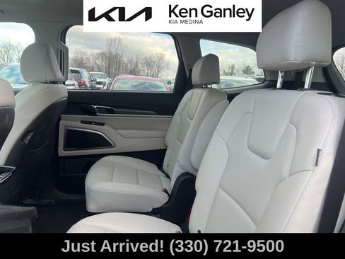 Certified 2023 Kia Telluride S w/ S Sunroof Package image 10