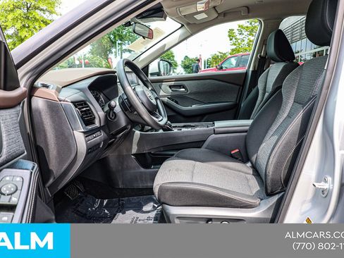 Used 2022 Nissan Rogue SV FWD image 17