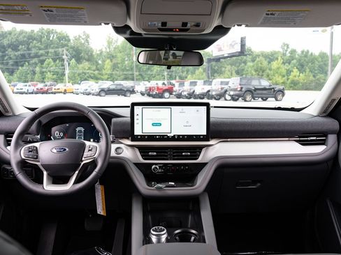 New 2026 Ford Explorer Active w/ Active Comfort Package RWD image 20