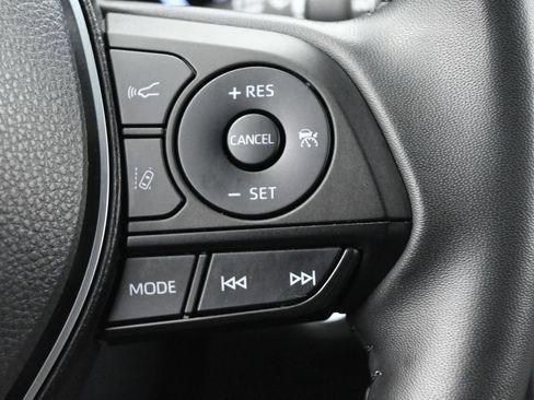 Used 2023 Toyota RAV4 XLE Premium FWD image 7