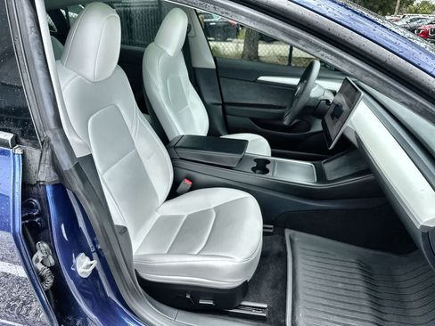 Used 2023 Tesla Model 3 Standard Range RWD image 9