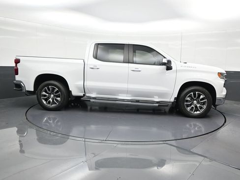 Used 2024 Chevrolet Silverado 1500 LT RWD image 7