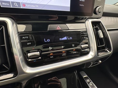 Used 2023 Kia Sorento SX AWD/4WD image 20