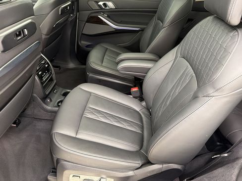 Used 2023 BMW X7 xDrive40i w/ Premium Package AWD/4WD image 22