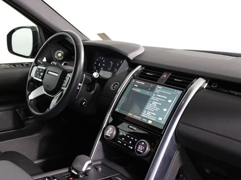 Used 2022 Land Rover Discovery S image 14