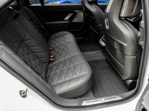 Used 2024 BMW 740i w/ Premium Package 2 image 46