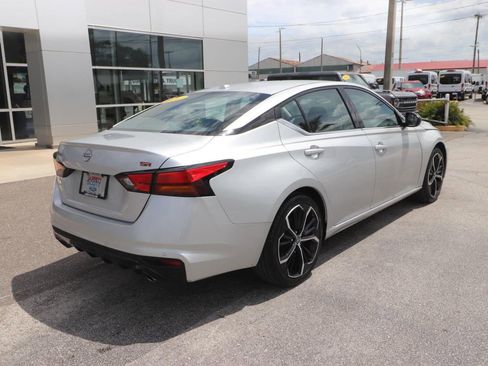 Used 2024 Nissan Altima 2.5 SR FWD image 13
