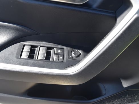 Used 2022 Toyota RAV4 XLE AWD/4WD image 14