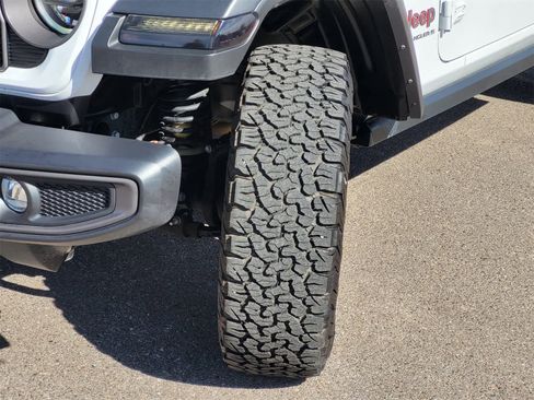 Used 2024 Jeep Wrangler Rubicon w/ Convenience Group image 11