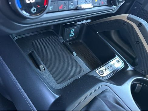 New 2025 Ford Bronco Badlands image 19