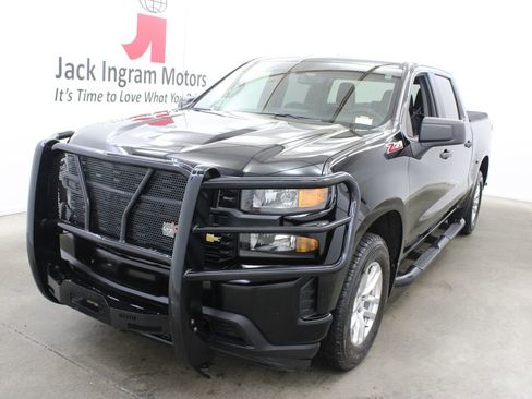 Used 2021 Chevrolet Silverado 1500 W/T w/ Z71 Off-Road Package AWD/4WD image 2