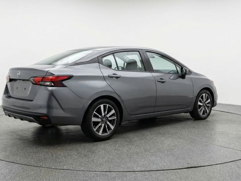 Used 2025 Nissan Versa SV image 9