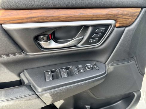 Used 2018 Honda CR-V Touring image 22