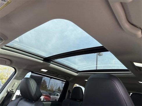 Used 2022 Subaru Ascent Touring image 16