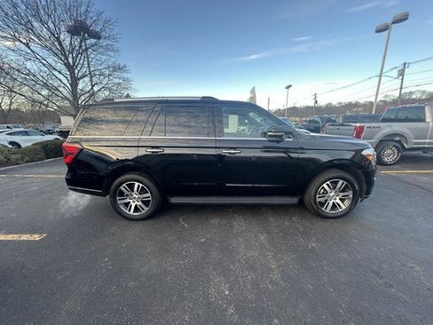 Used 2024 Ford Expedition Limited image 4