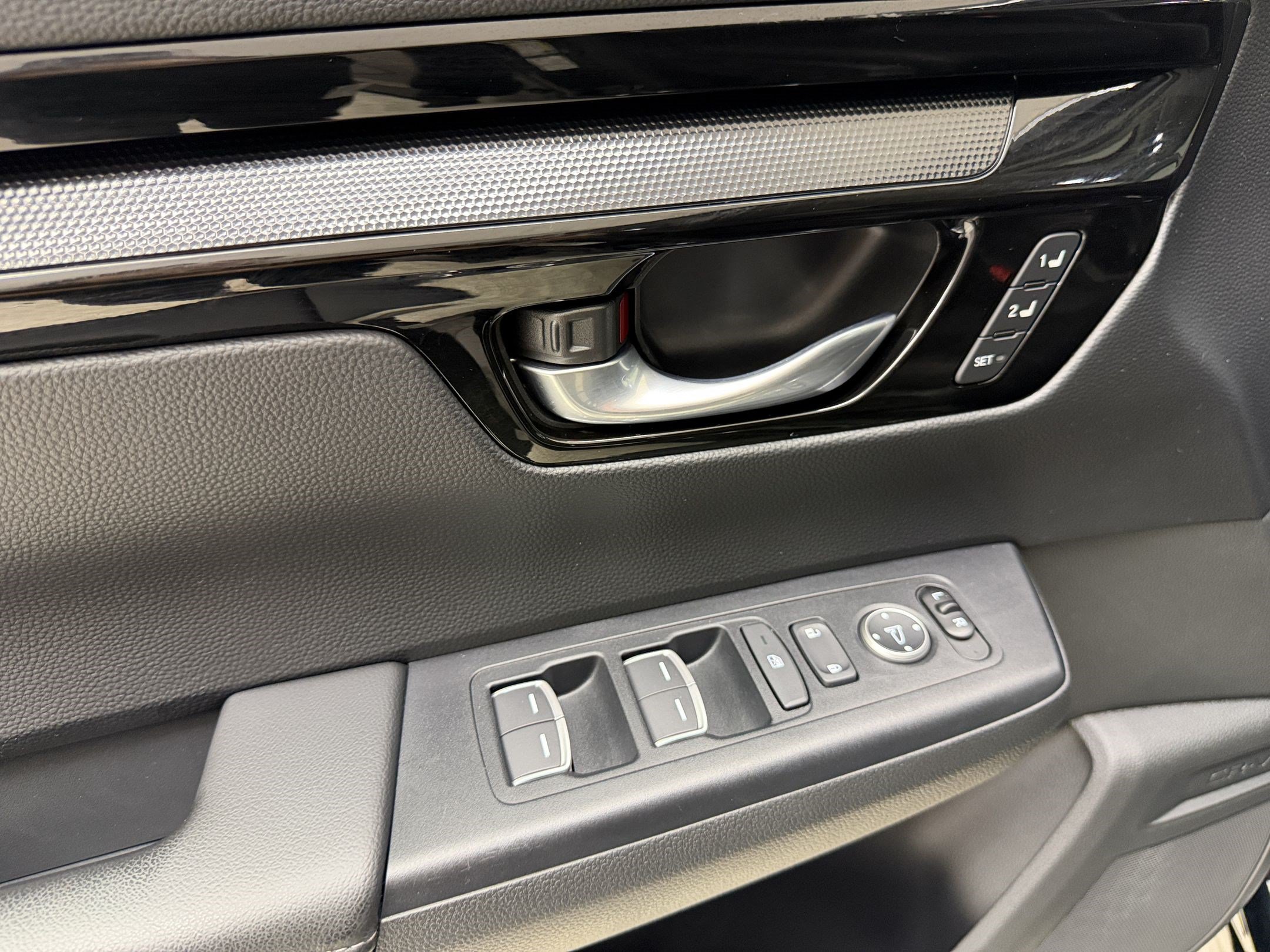 Used 2024 Honda CR-V EX-L image 15