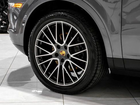 Used 2019 Porsche Cayenne image 50