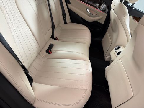 Used 2019 Mercedes-Benz E 300 4MATIC w/ Premium 1 Package image 22