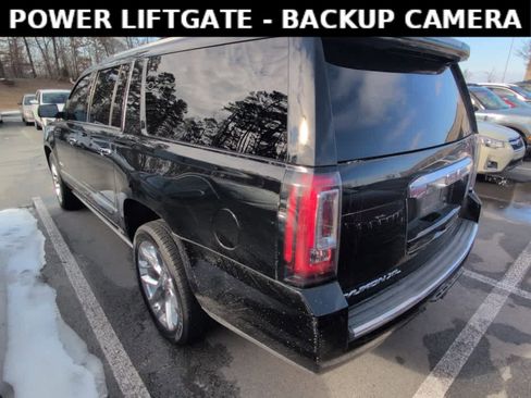 Used 2020 GMC Yukon XL Denali w/ Denali Premium Package image 6