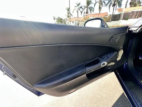 Used 2005 Chevrolet Corvette Coupe w/ Preferred Equipment Group RWD image 21