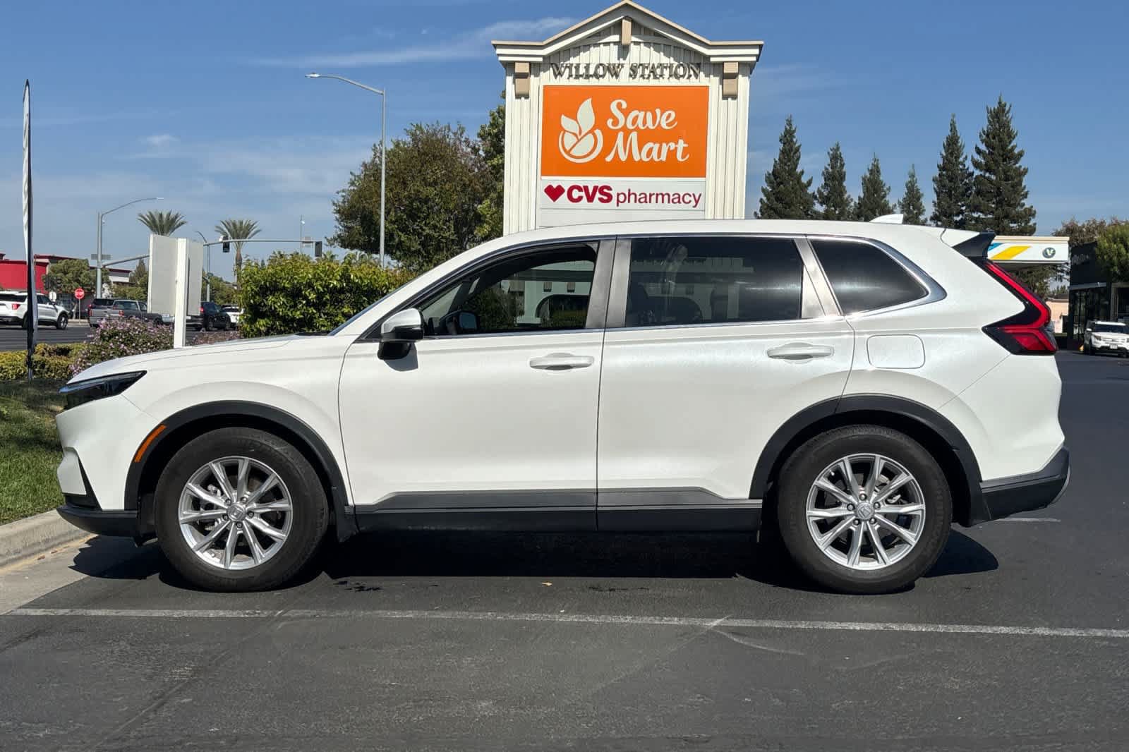 Used 2024 Honda CR-V EX-L image 5