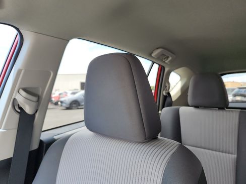 Used 2013 Toyota RAV4 LE FWD image 28