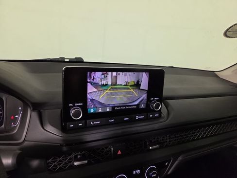Used 2024 Honda Accord EX image 18