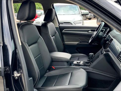 Used 2023 Volkswagen Atlas SEL R-Line AWD/4WD image 9