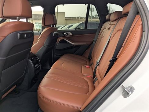 Used 2024 BMW X5 xDrive40i w/ Premium Package image 15