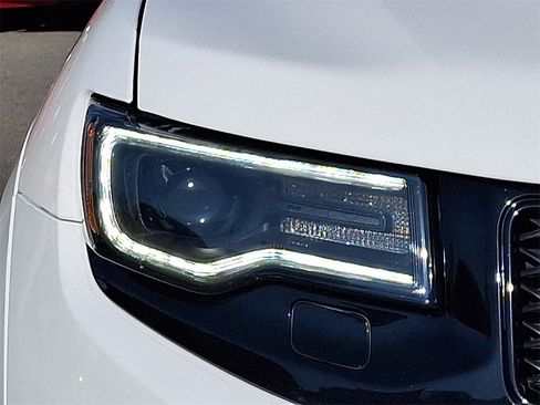 Used 2021 Jeep Grand Cherokee SRT image 9