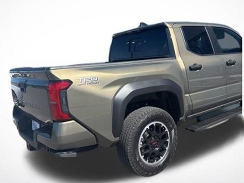 Used 2026 Toyota Tacoma TRD Off-Road AWD/4WD image 6