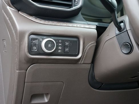 Used 2022 Ford Explorer Platinum image 19