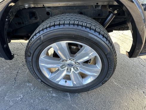 Used 2020 Ford F150 Platinum w/ Equipment Group 701A Luxury image 10