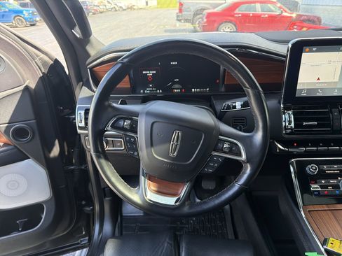 Used 2019 Lincoln Navigator Reserve AWD/4WD image 22