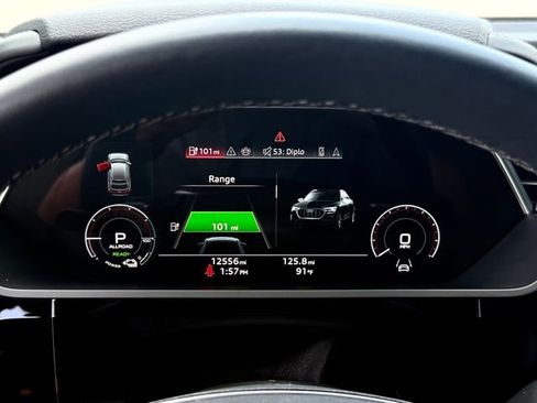 Used 2024 Audi SQ8 e-tron Prestige AWD/4WD image 16