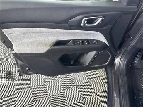 Certified 2022 Jeep Compass Latitude image 19