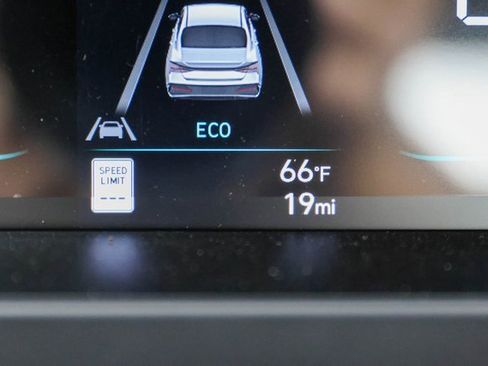 New 2025 Hyundai Elantra Blue image 23