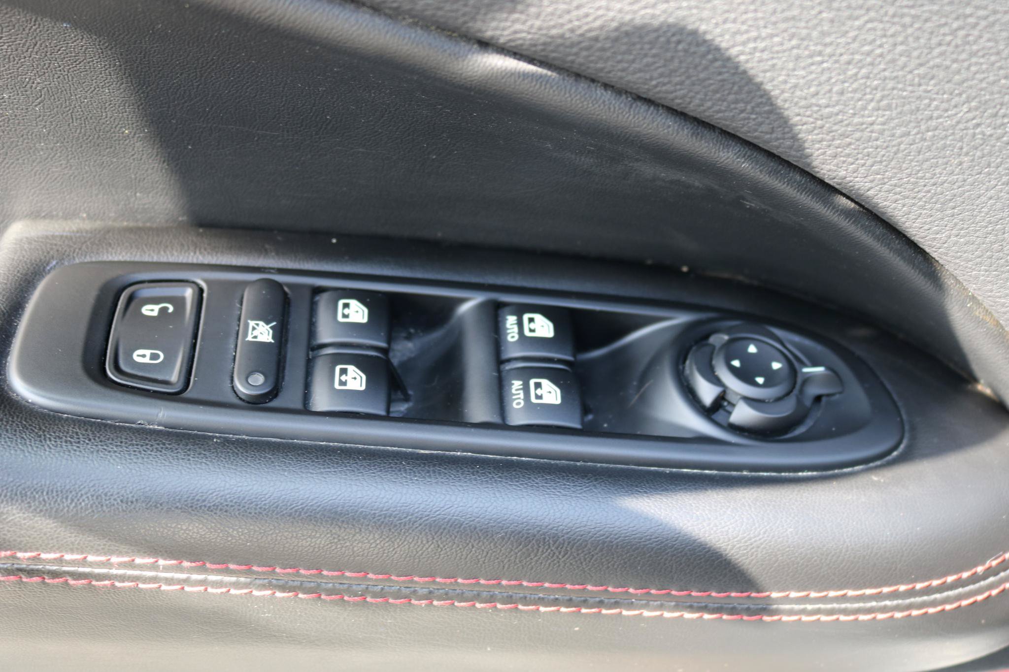 Used 2017 Jeep Compass Trailhawk w/ Leather Interior Group AWD/4WD image 15