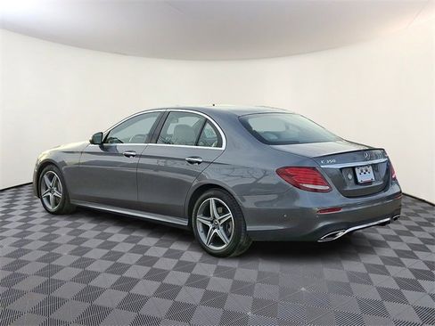 Used 2020 Mercedes-Benz E 350 4MATIC Sedan image 4